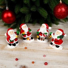Сувенир полистоун Дед Мороз в красном кафтане с фонариком4363987